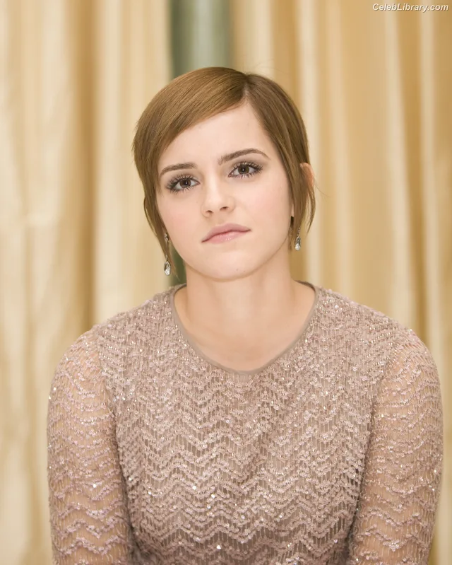 Emma Watson photo 16 of 1883