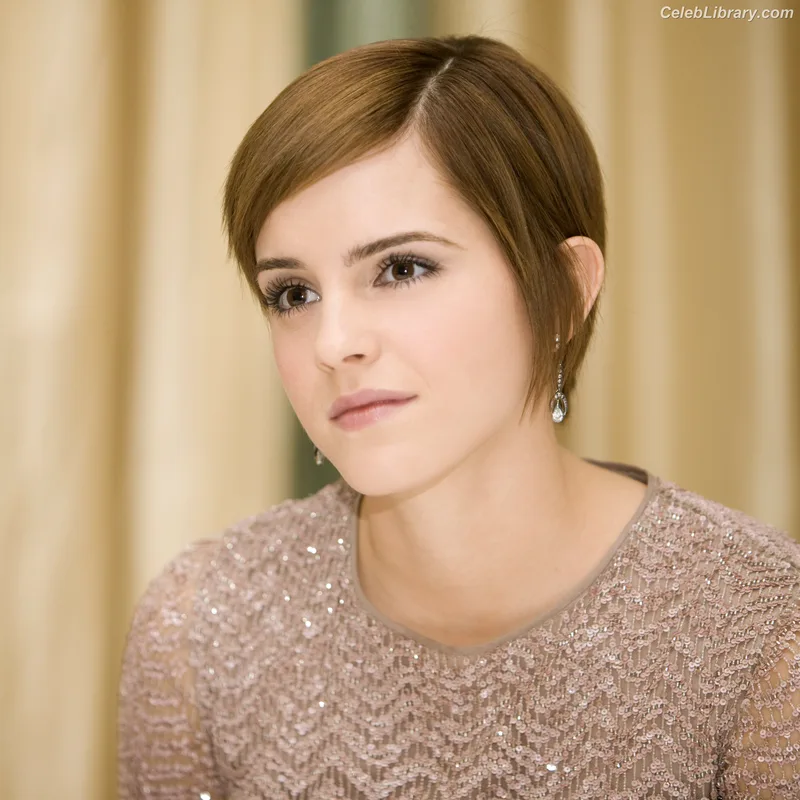 Emma Watson photo 3 of 1883