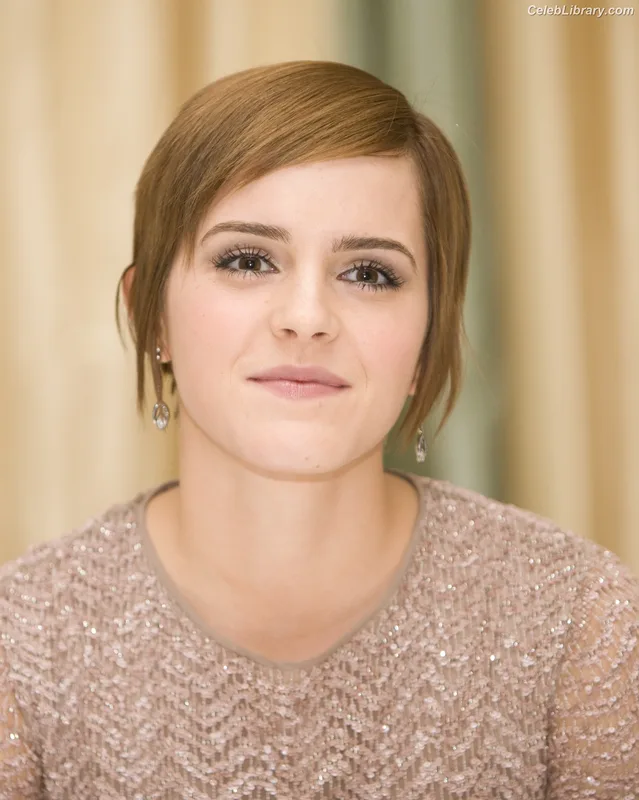 Emma Watson photo 1 of 1883