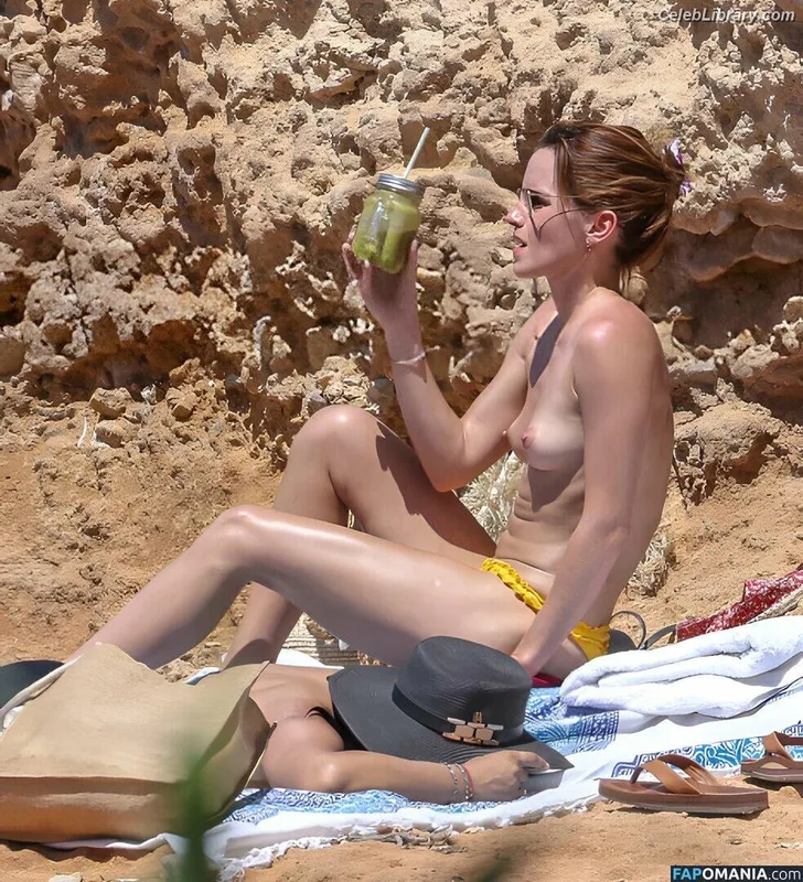 Emma Watson photo 9 of 1883