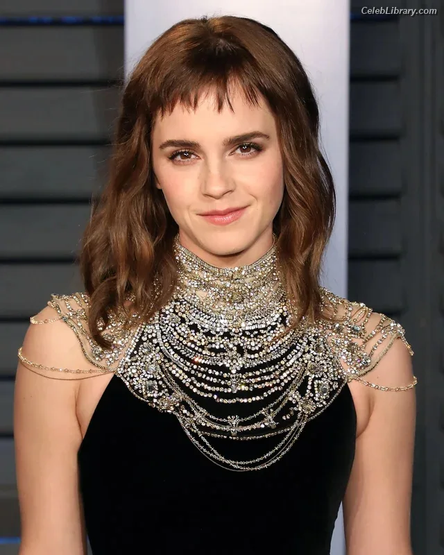 Emma Watson photo 11 of 1883