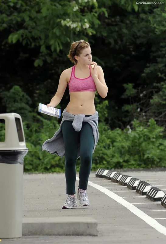 Emma Watson photo 2 of 1883