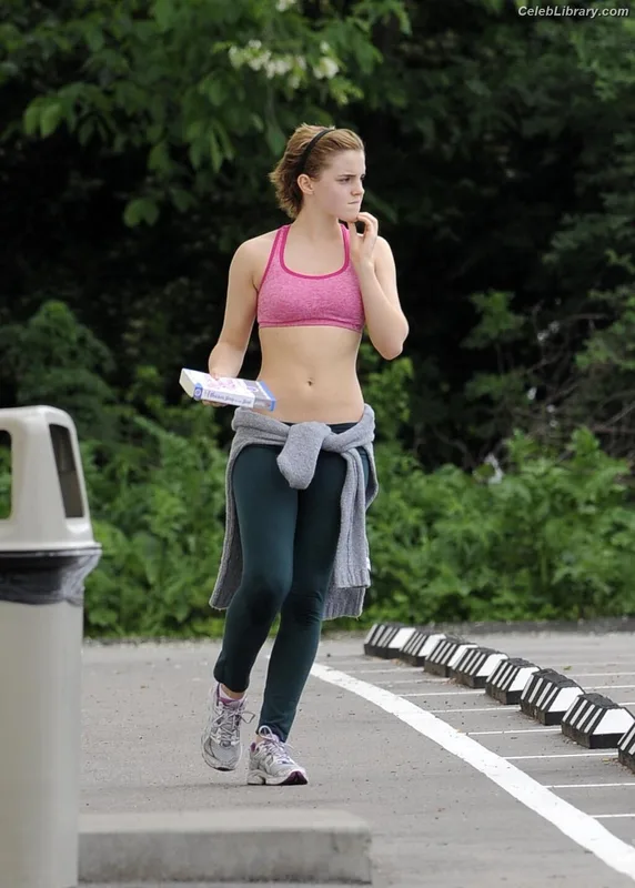 Emma Watson photo 5 of 1883