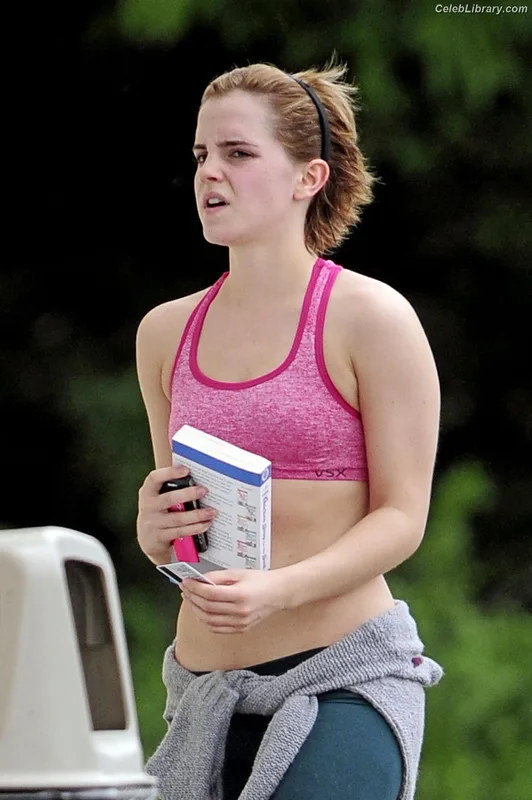 Emma Watson photo 9 of 1883