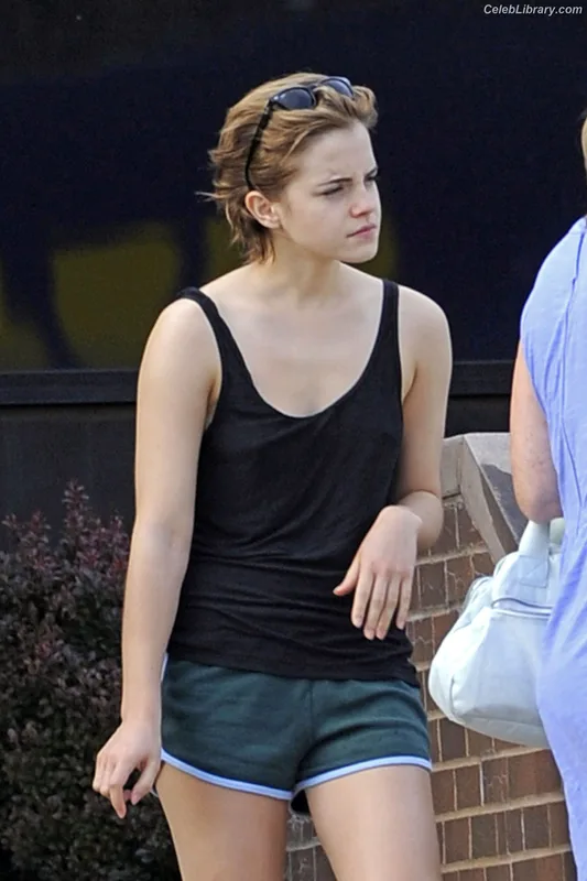 Emma Watson photo 19 of 1883