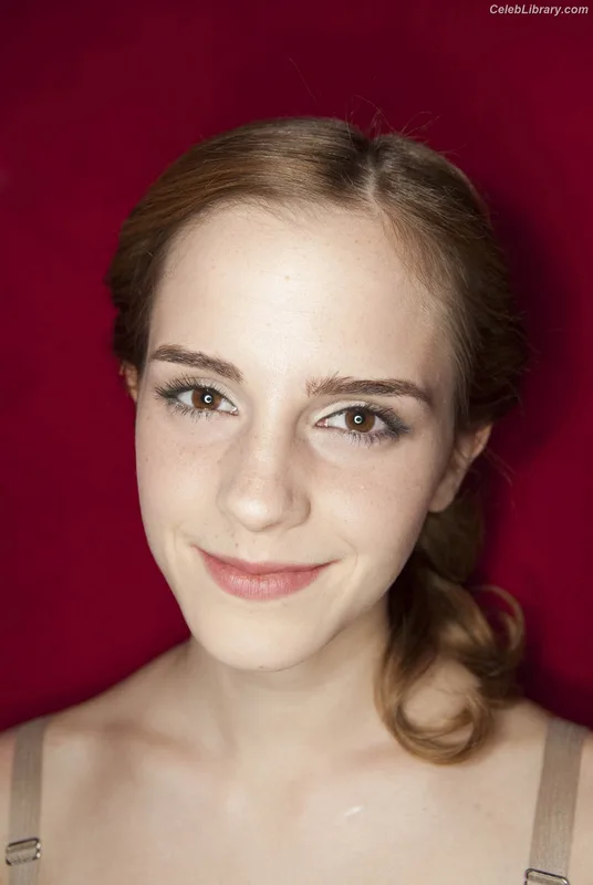 Emma Watson photo 2 of 1883