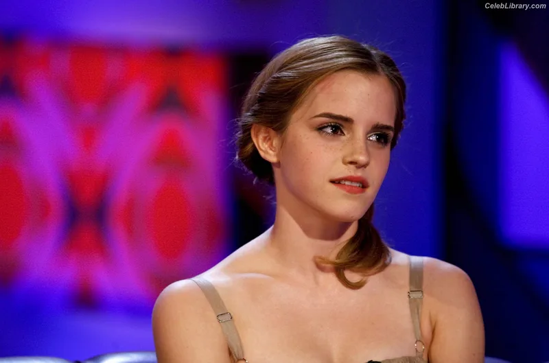 Emma Watson photo 7 of 1883