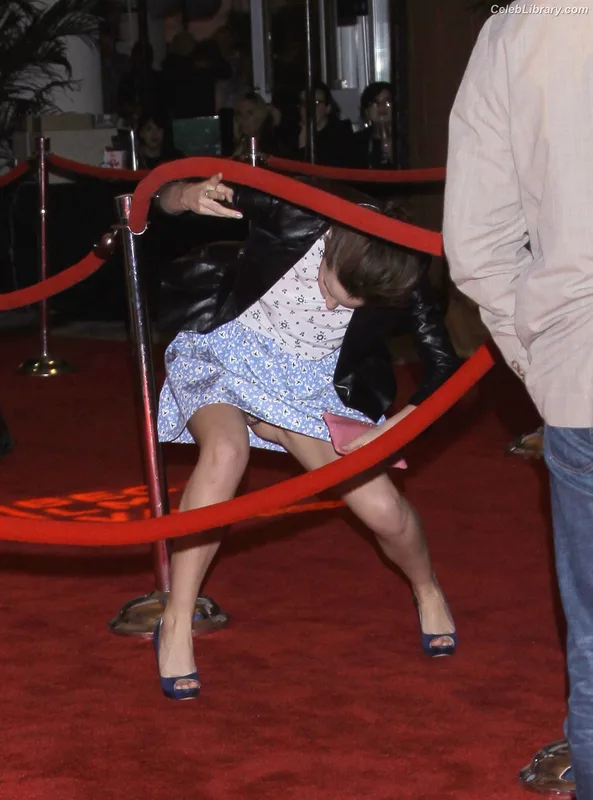 Emma Watson photo 11 of 1883