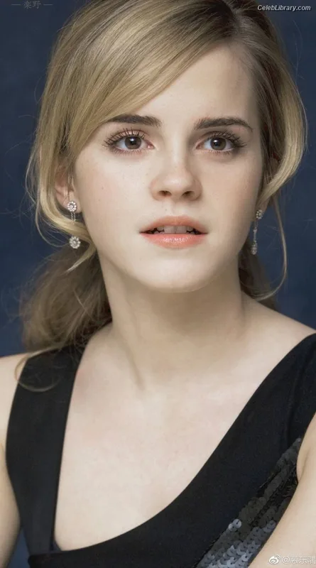 Emma Watson photo 15 of 1883