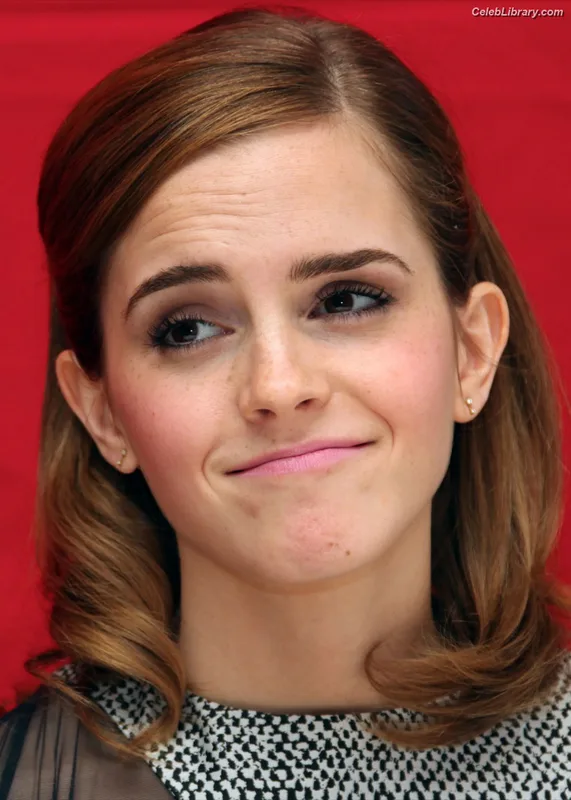 Emma Watson photo 21 of 1883