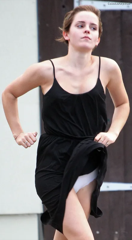 Emma Watson photo 1 of 1883