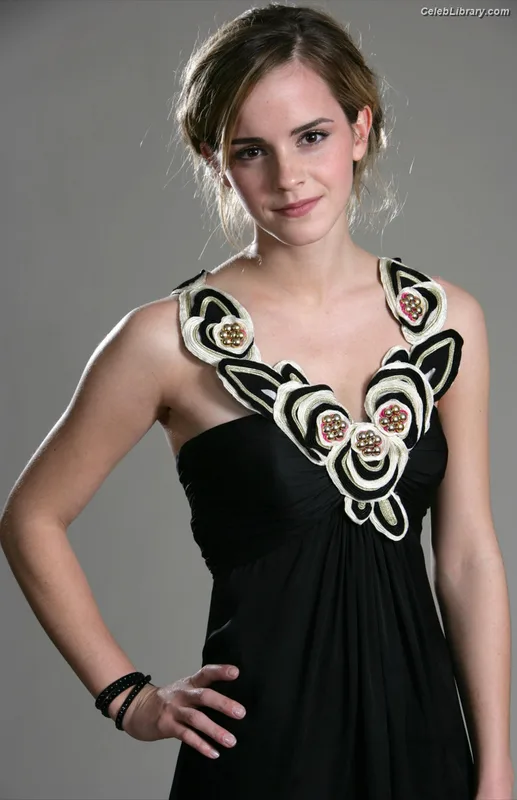 Emma Watson photo 2 of 1883