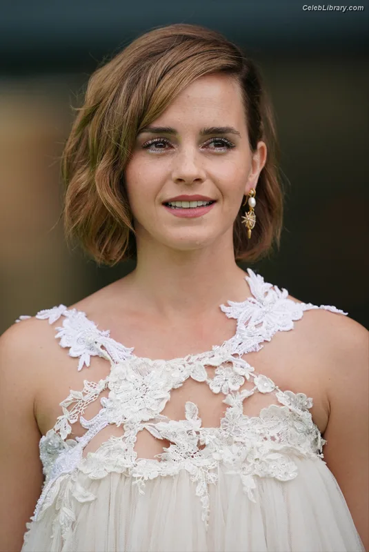 Emma Watson photo 6 of 1883