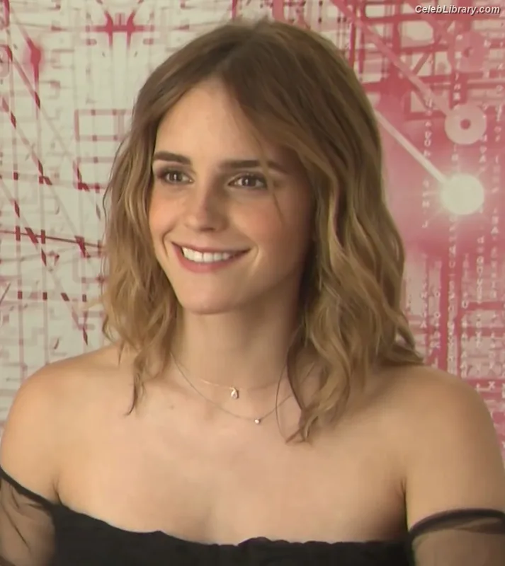 Emma Watson photo 12 of 1883