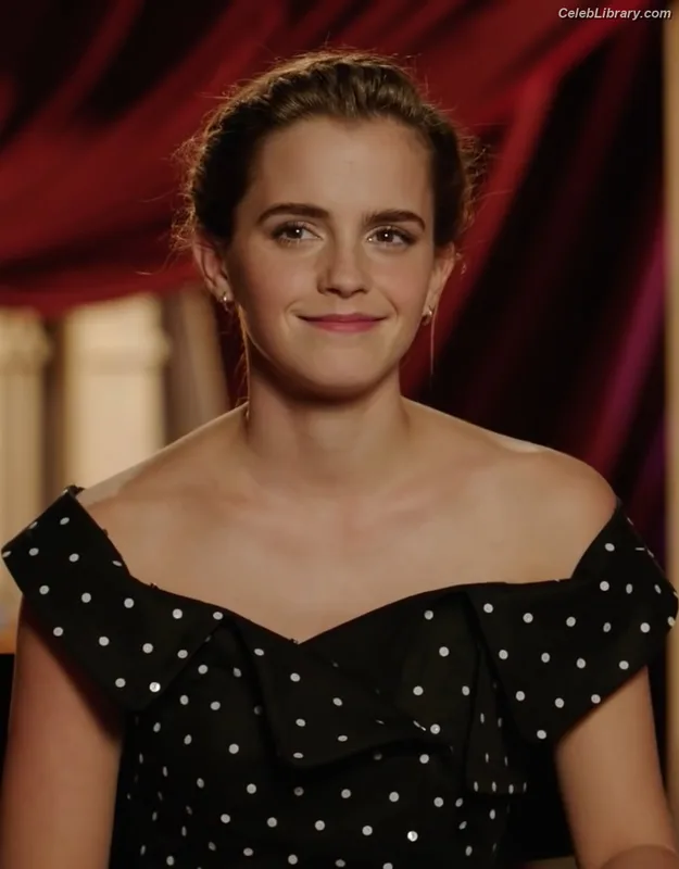 Emma Watson photo 19 of 1883