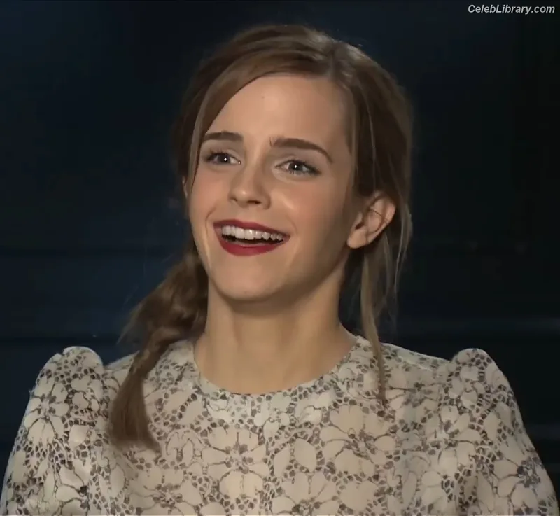 Emma Watson photo 20 of 1883