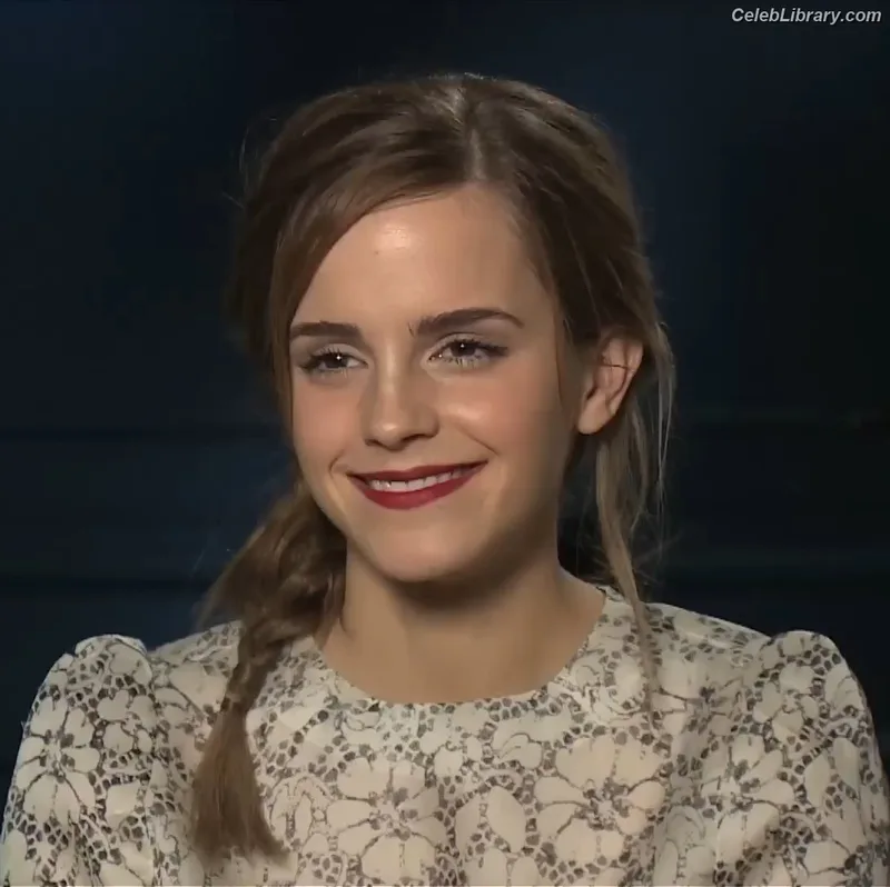 Emma Watson photo 21 of 1883