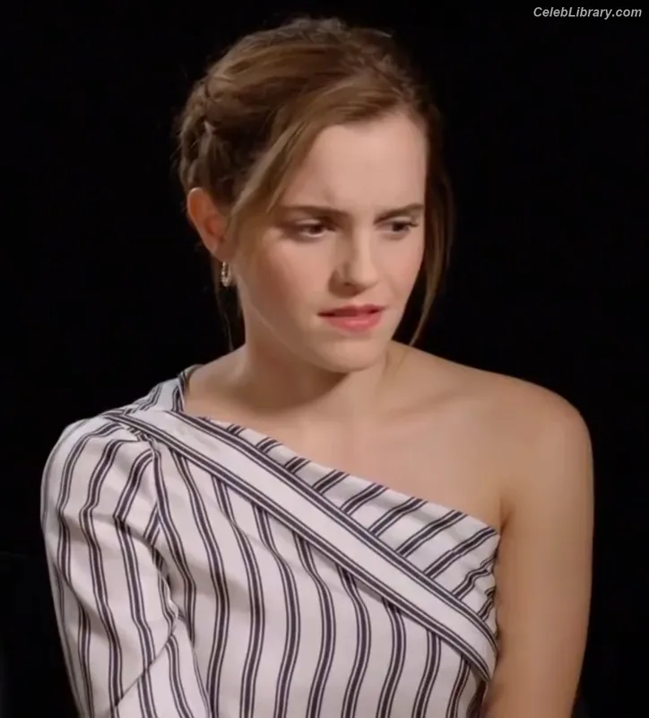 Emma Watson photo 2 of 1883