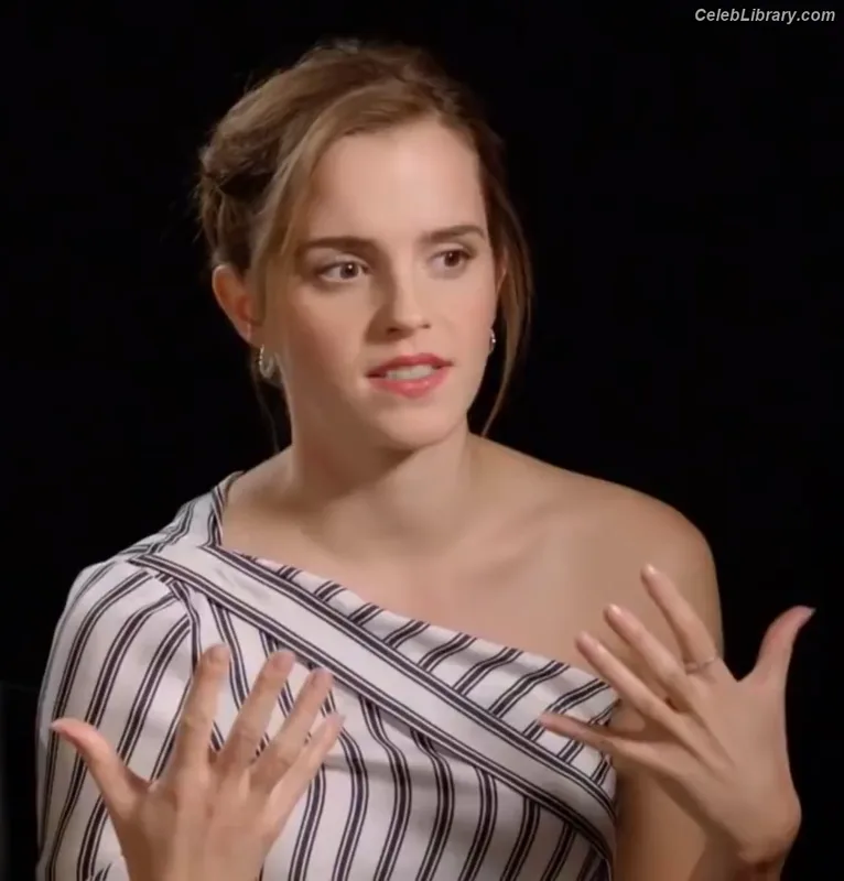 Emma Watson photo 3 of 1883