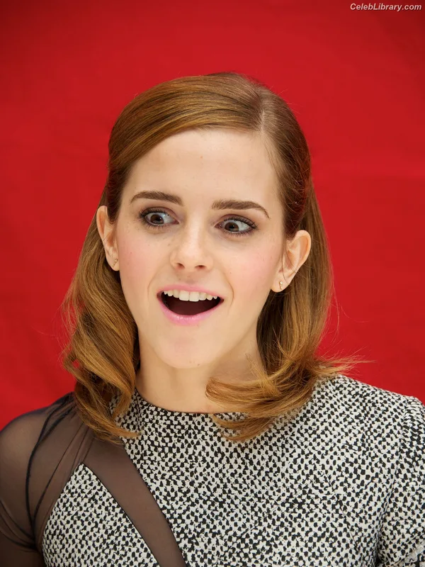 Emma Watson photo 7 of 1883
