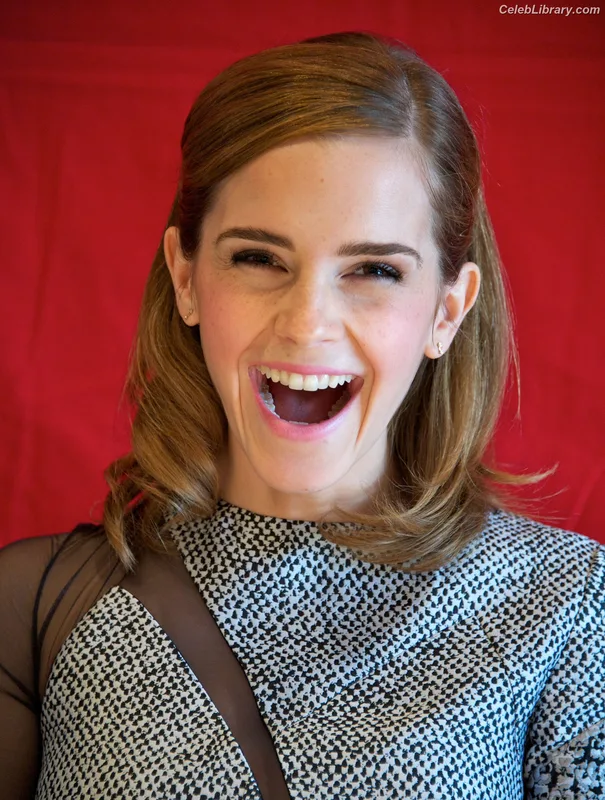 Emma Watson photo 19 of 1883