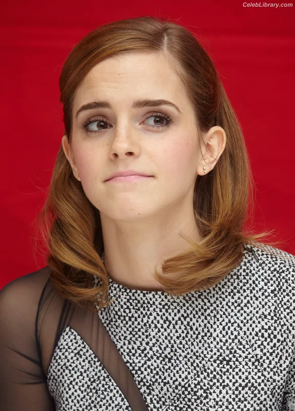 Emma Watson photo 23 of 1883