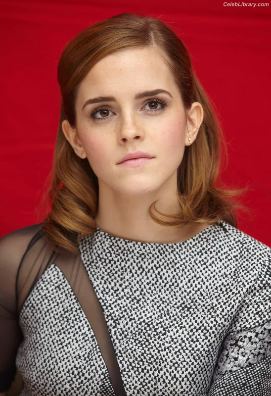Emma Watson photo 24 of 1883