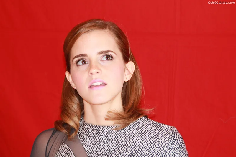 Emma Watson photo 17 of 1883