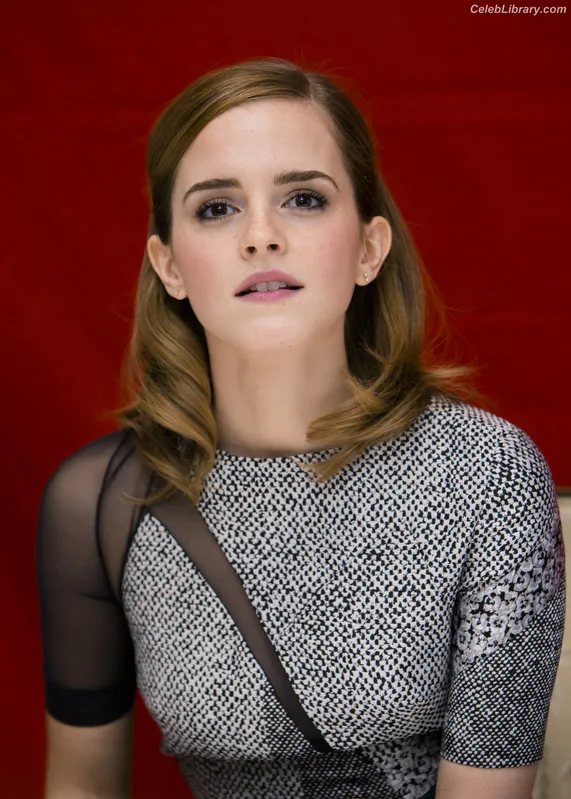 Emma Watson photo 4 of 1883
