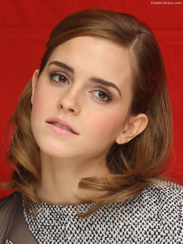 Emma Watson photo 7 of 1883