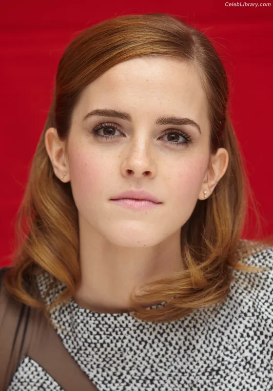 Emma Watson photo 13 of 1883
