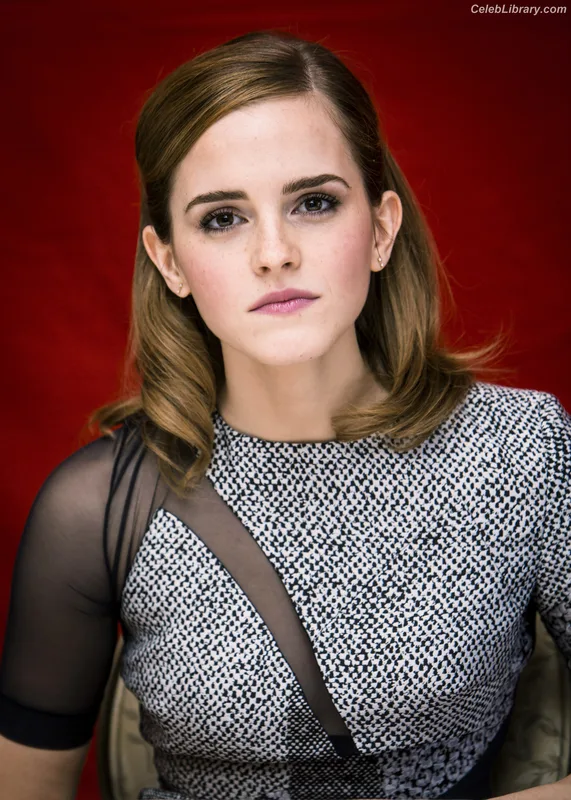 Emma Watson photo 17 of 1883