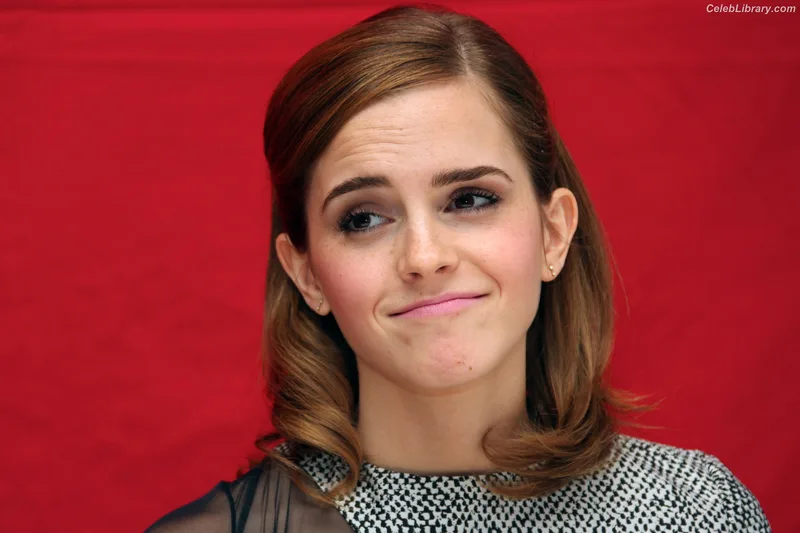 Emma Watson photo 11 of 1883