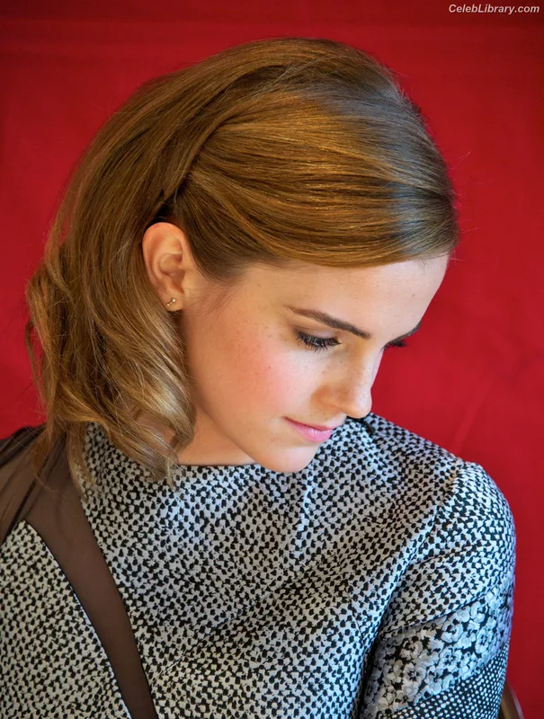 Emma Watson photo 12 of 1883
