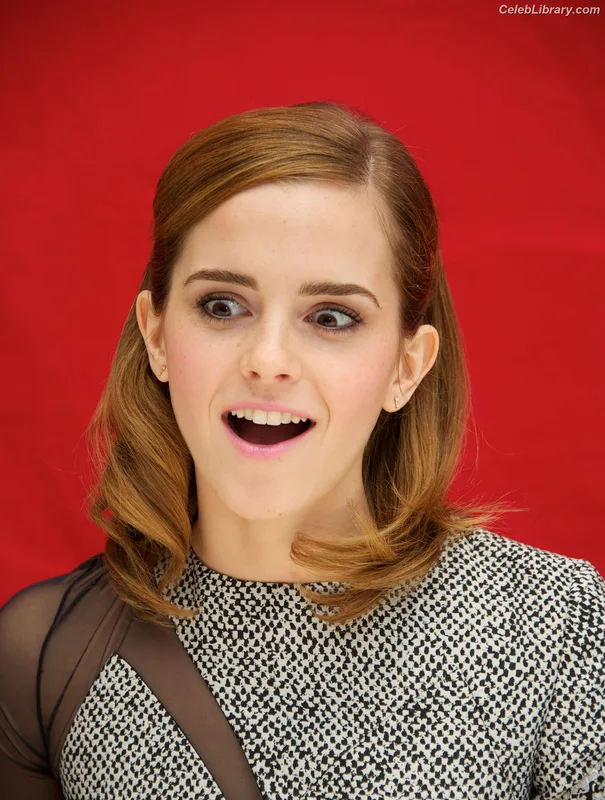 Emma Watson photo 23 of 1883