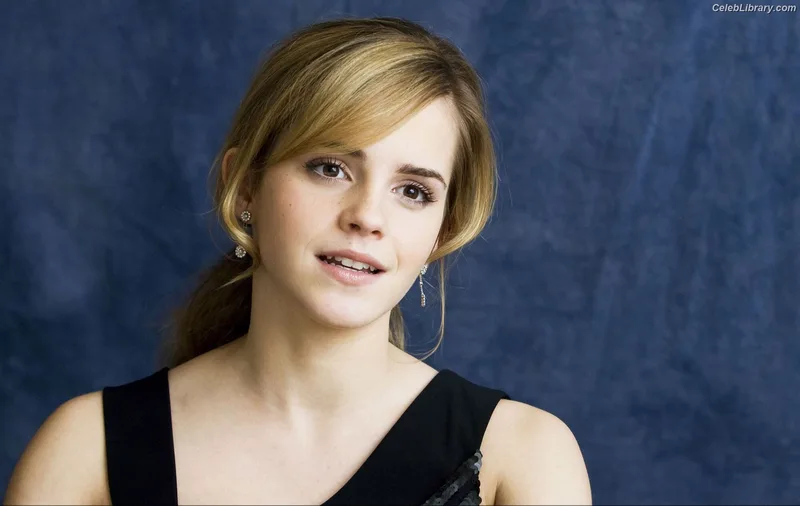 Emma Watson photo 8 of 1883