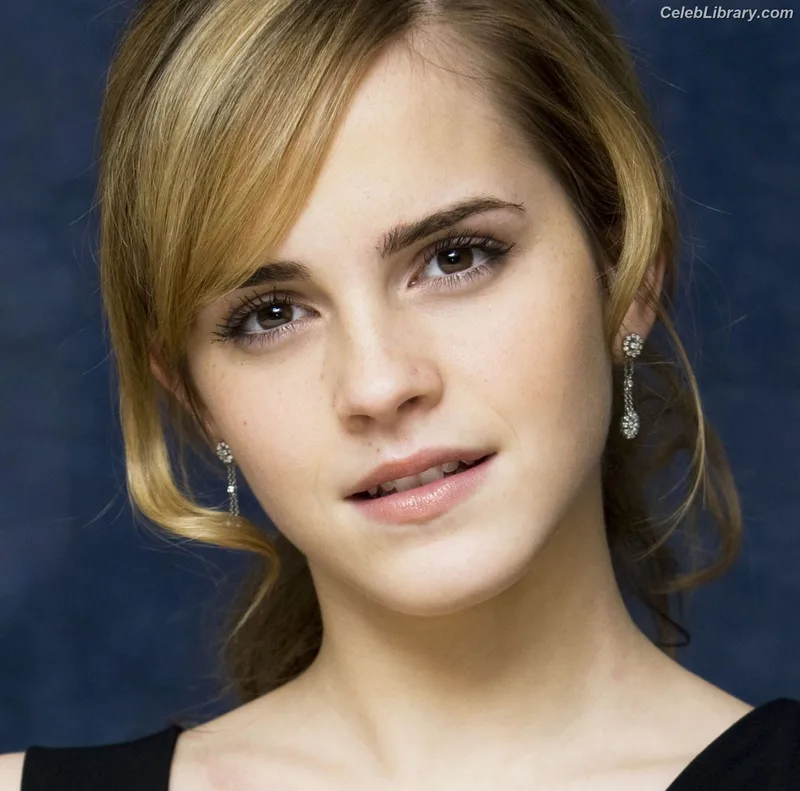 Emma Watson photo 11 of 1883