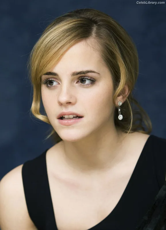 Emma Watson photo 12 of 1883