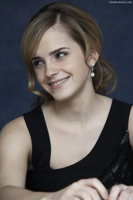 Emma Watson photo 15 of 1883