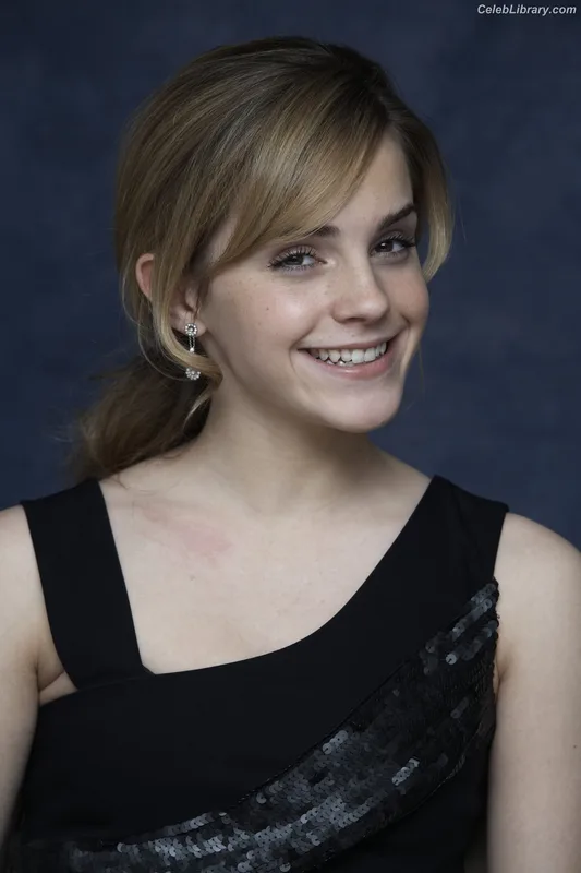 Emma Watson photo 18 of 1883
