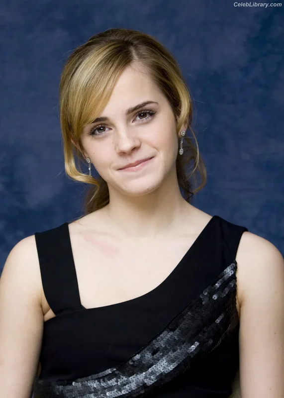 Emma Watson photo 24 of 1883