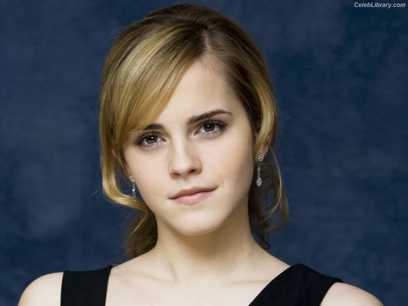 Emma Watson photo 3 of 1883