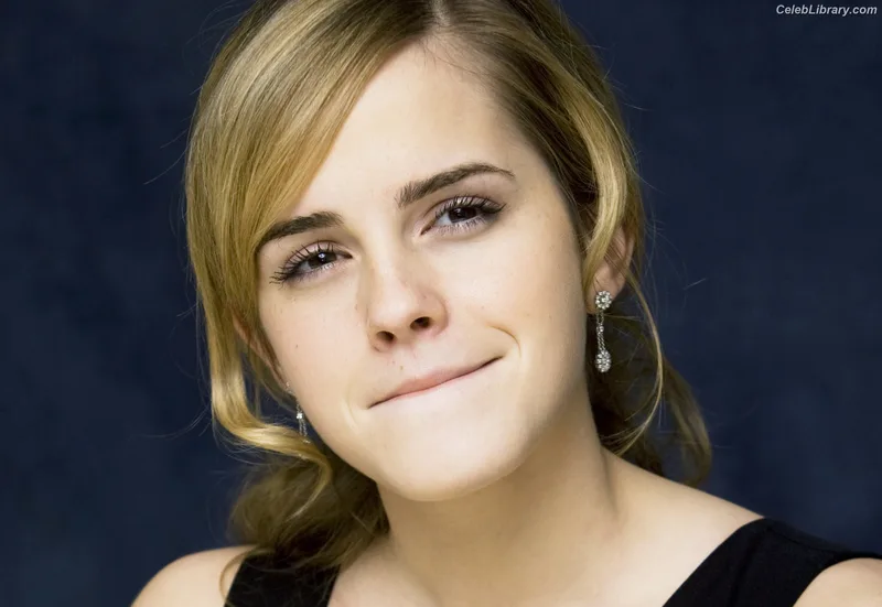Emma Watson photo 4 of 1883