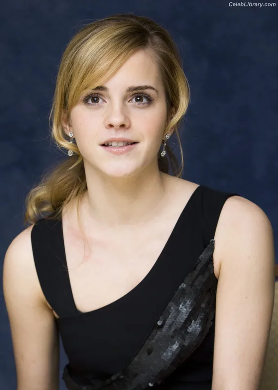 Emma Watson photo 15 of 1883