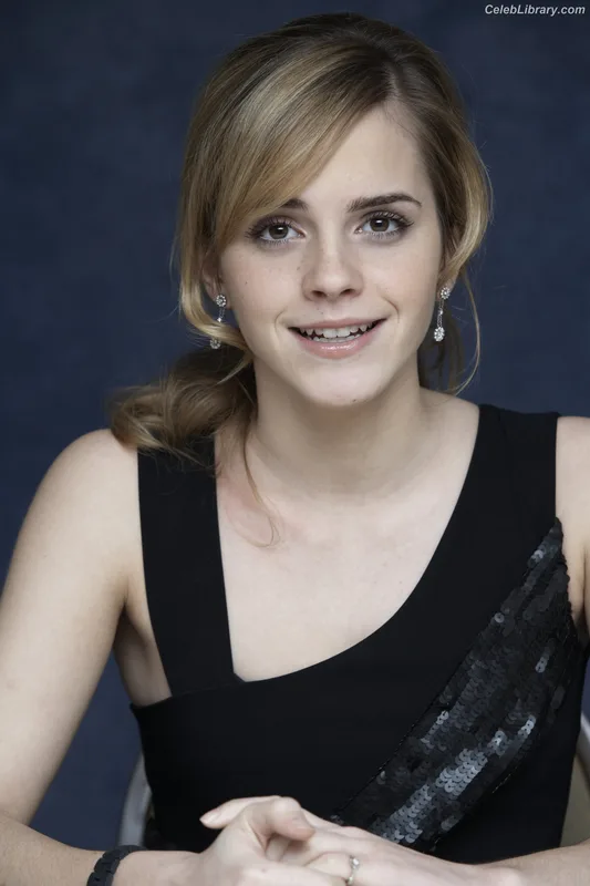 Emma Watson photo 19 of 1883