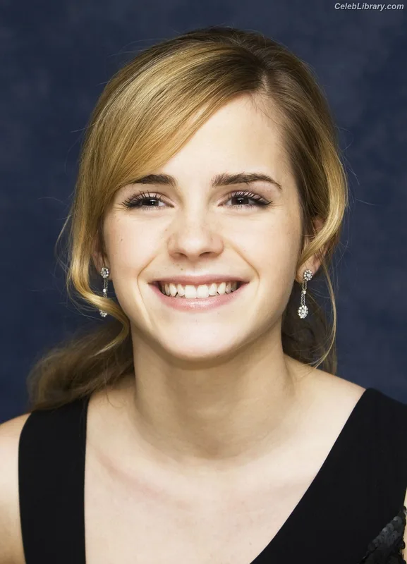 Emma Watson photo 20 of 1883