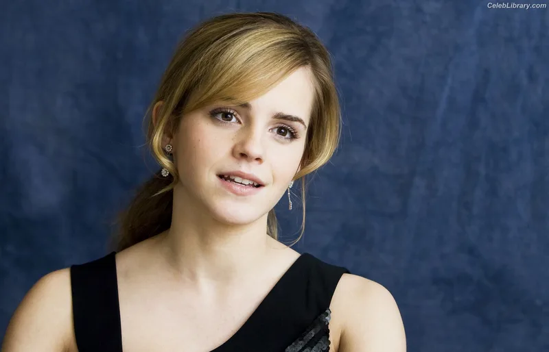 Emma Watson photo 1 of 1883