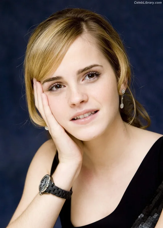 Emma Watson photo 3 of 1883