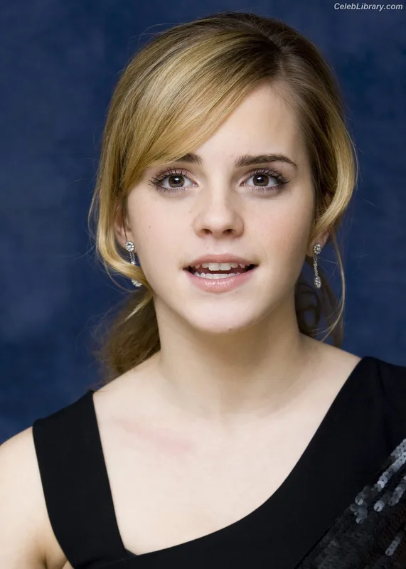 Emma Watson photo 9 of 1883
