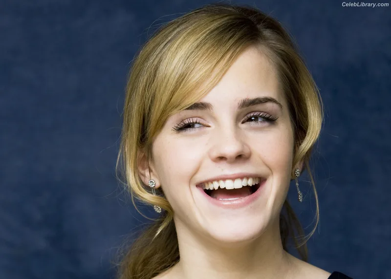 Emma Watson photo 14 of 1883